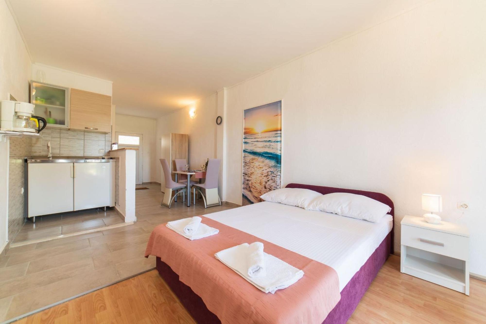 Apartment Livaja Kaštel Novi Quarto foto
